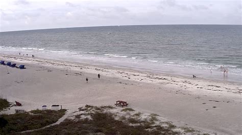 Today's Indian Rocks Beach sea temperature is 64 °F. Statistics for 14 Feb (1981–2005) – mean: 67 °F , range: 64 ° F to 71 ° F. The water temperature (63 °F) at Indian Rocks Beach is relatively warm. If the sun does come out as forecast, it should feel warm enough to surf in a summer wetsuit. Effective air temperature of 64 °F.